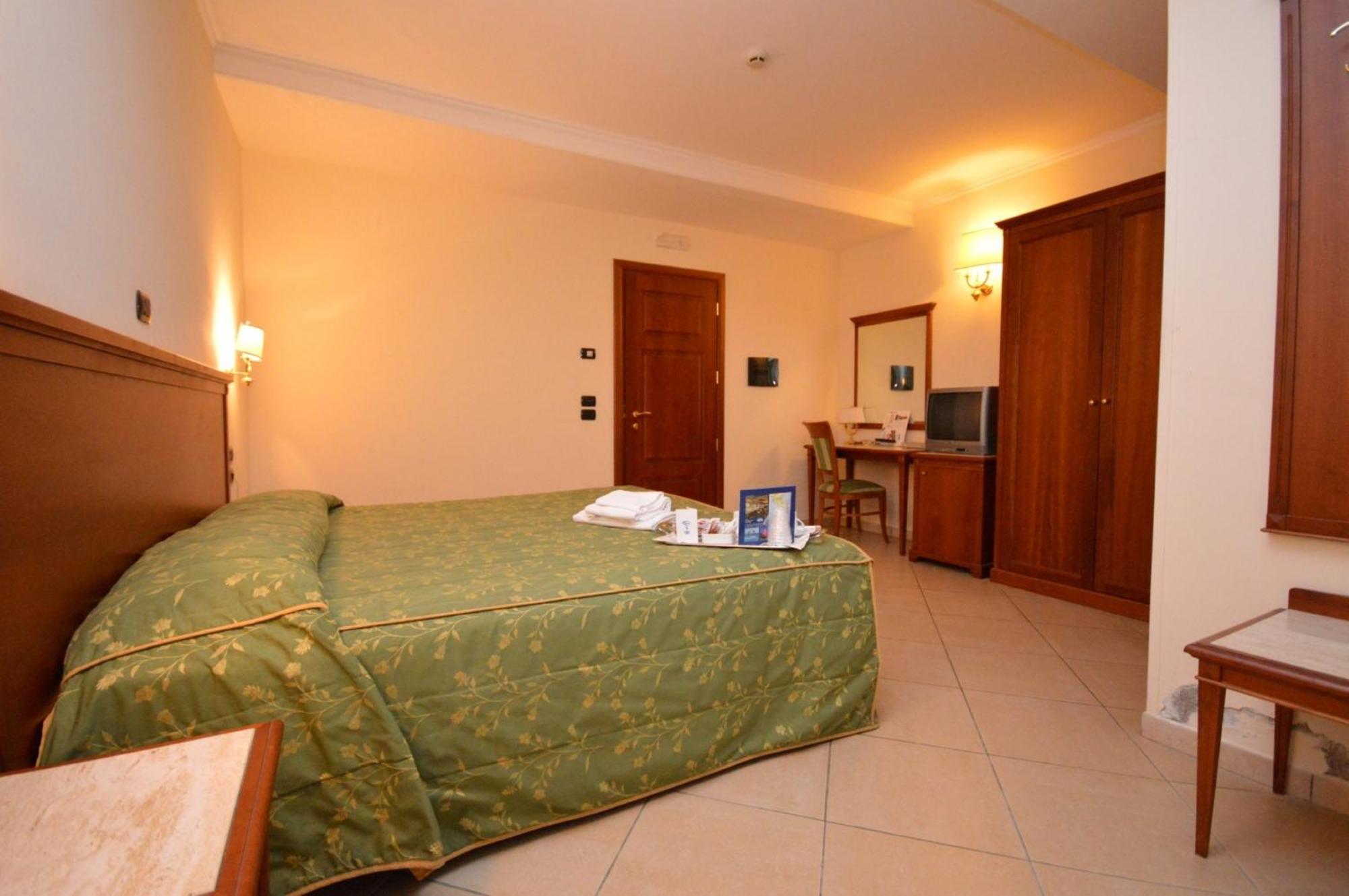 Hotel Residence Il Gabbiano Cirò Marina Quarto foto